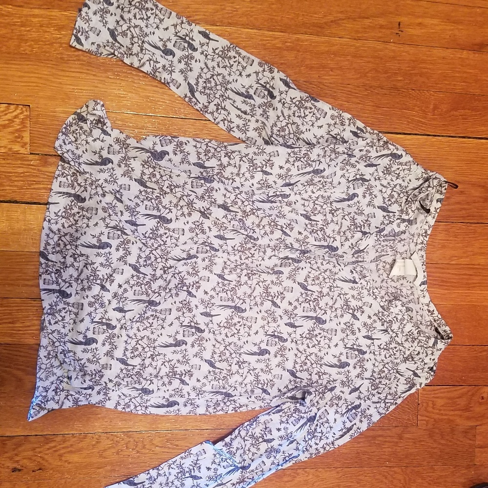 Blue three-button shirt